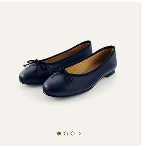 Margaux The Demi Black and Navy Napa Flat SIZE 11